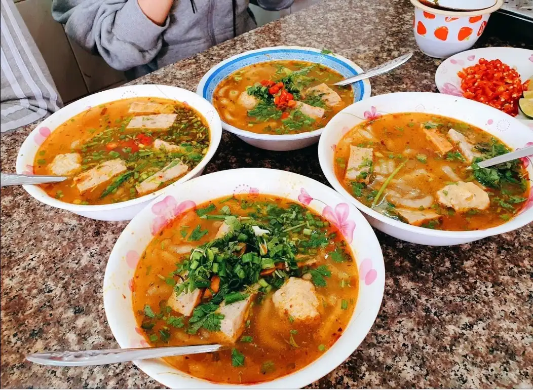 Bánh canh Xuân An - Quán ăn ngon Đà Lạt bạn nên thử 