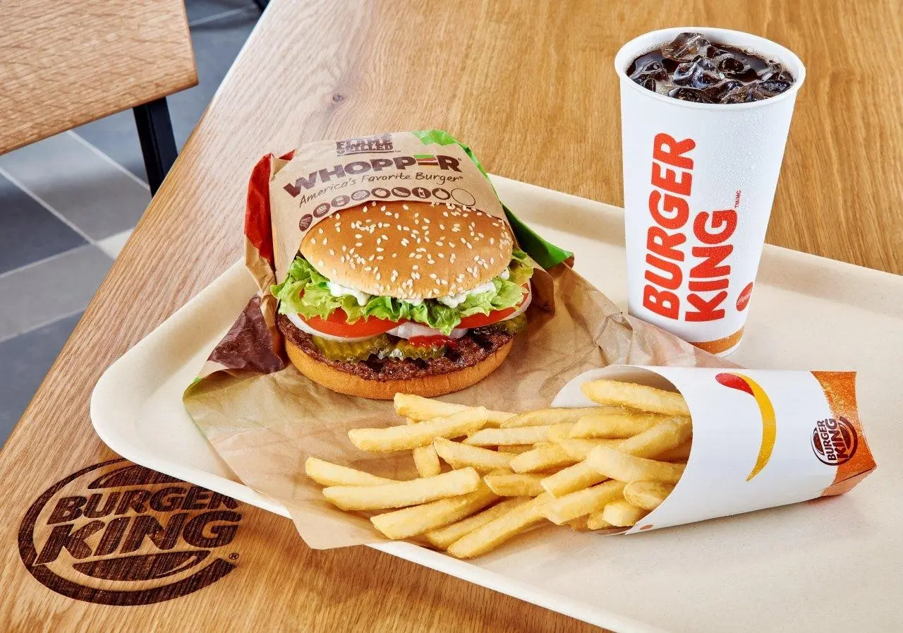 Burger King - Quán ăn ngon gần sân bay Nội Bài siêu nổi tiếng 