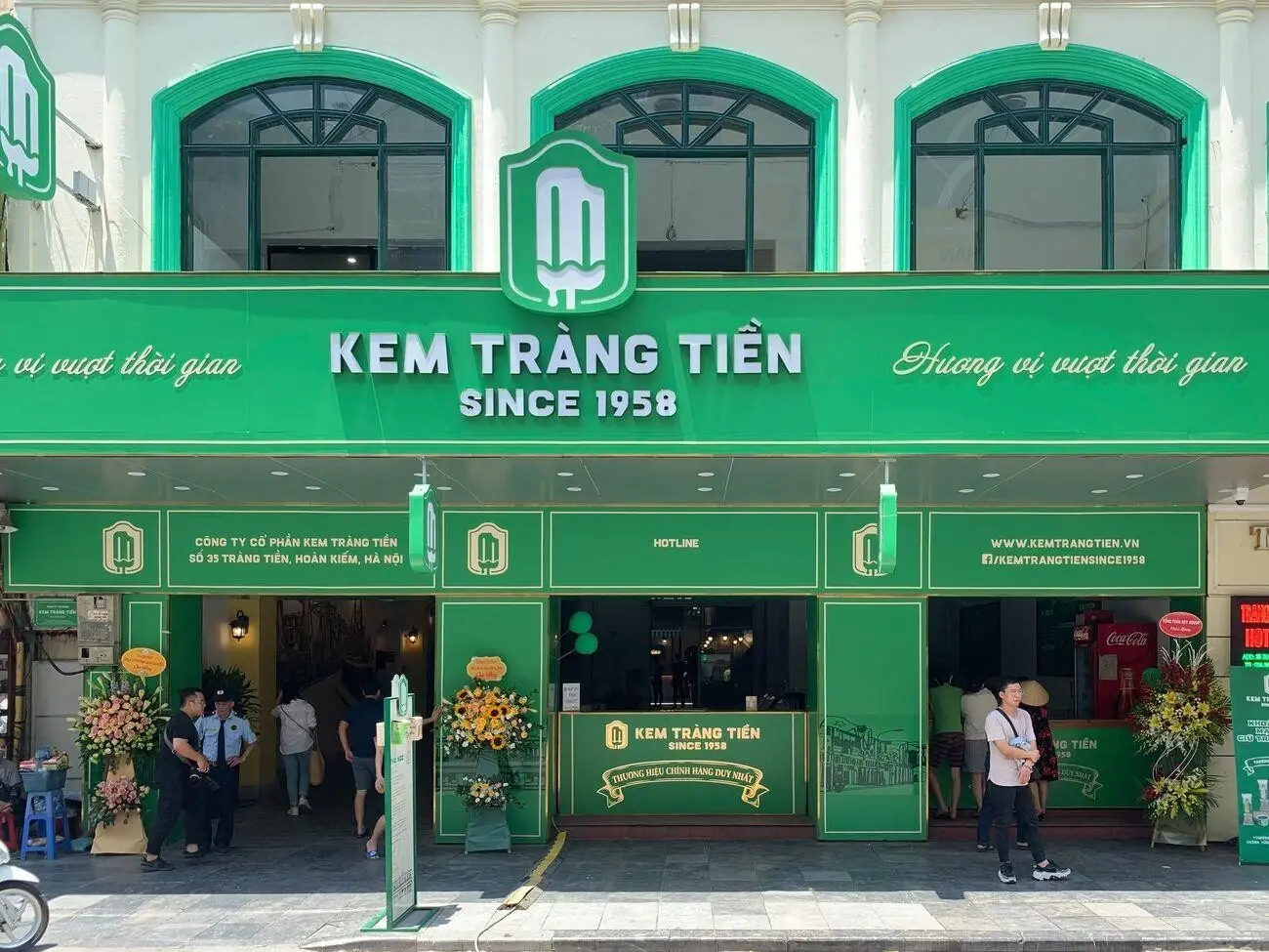 Kem Tràng Tiền (54 Hàng Tràng Tiền) - Quán ăn ngon phố cổ quen thuộc 