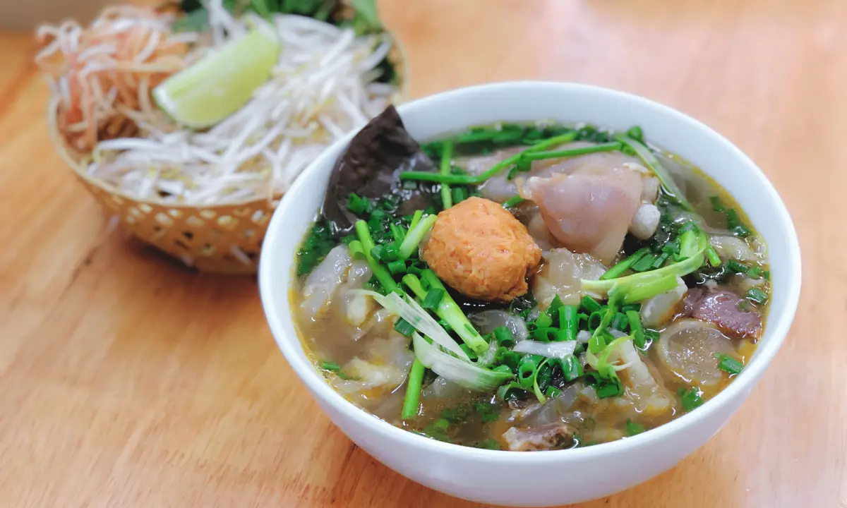 Bún Bò Huế Ngọc Dung - Quán ăn ngon Quận 9 cực nổi tiếng 