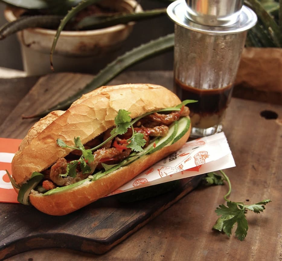 Bánh mì Long Hương - Quán ăn ngon Vũng Tàu đáng thử nhất 